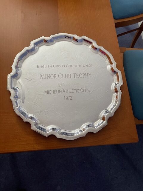 silver plate with scalloped edges on wooden table - Minor Clubs Trophy (Michelin Trophy)